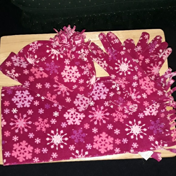 Accessories - Pink snowflake matching scarf,hat, and gloves